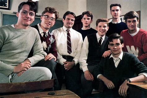 Dead Poets Society: Khám Phá Sự Thức Tỉnh Của Trí Tuệ Và Lòng Can Đam Trong Giáo Dục!