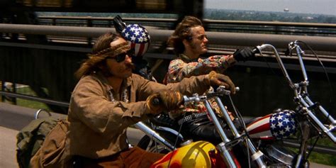  Easy Rider: Phiêu Lưu Mạo Hiểm Trong Bối Cảnh Mỹ Thời Đại Hippy!